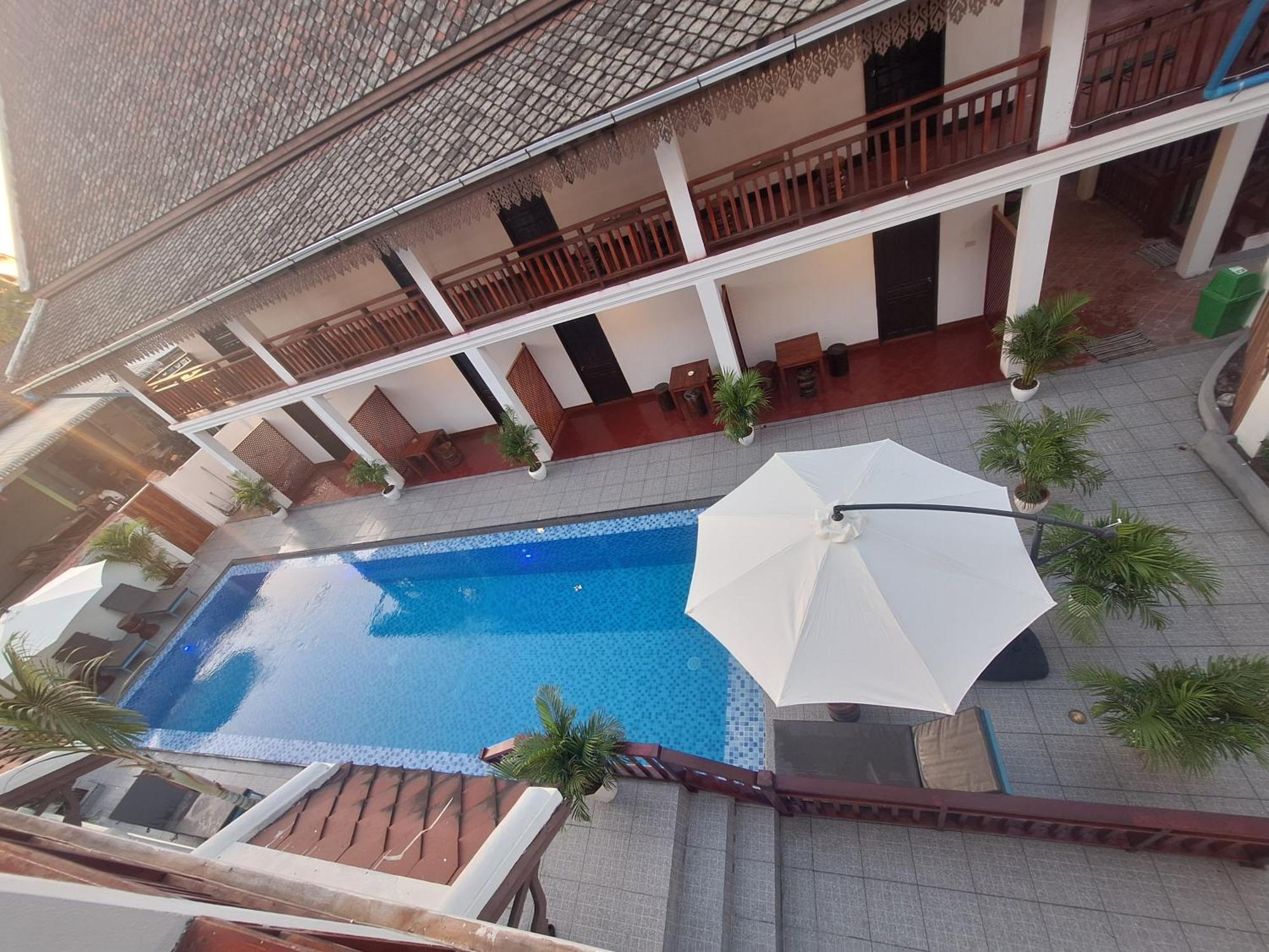 Luang Prabang Pavilion Hotel & Travel Exterior photo